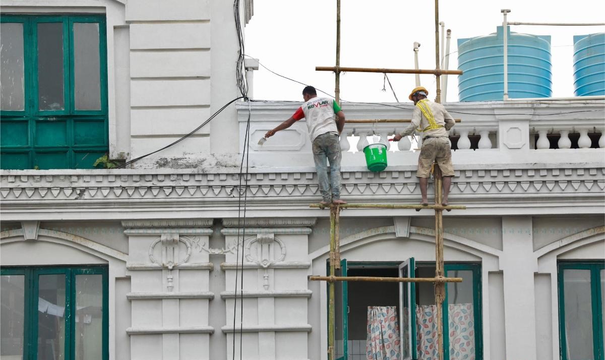 सिंहदरबारका क्षतिग्रस्त भवनमा रंगरोगन सुरु, अर्थ मन्त्रालयबाट अभियान प्रारम्भ